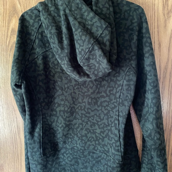 Lululemon Scuba Hoodie *Light Cotton Fleece EUC - Picture 4 of 5